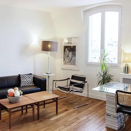 3 Pieces Lumineux Montmartre Appartement Parijs