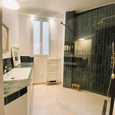 3 Pieces Lumineux Montmartre Apartment